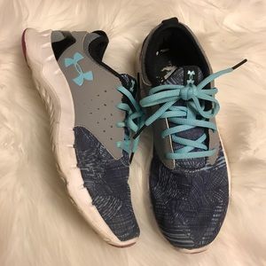Ladies Under Armour tennis shoe size 8